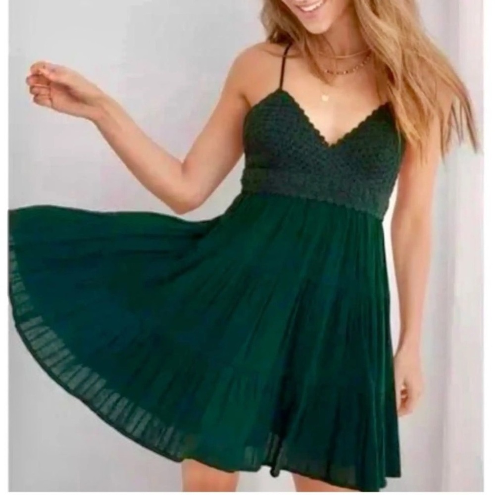 NWT Aerie Green Tiered Mini Dress Crochet Bodice V-Neck Boho Women’s Sz XXS